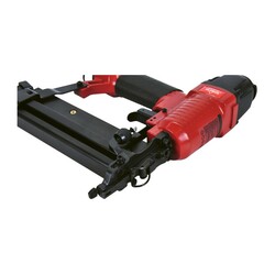 Пневмостеплер гвоздескобозабивной Elitech 030100, 1,05х1,25мм (18GA), гвозди/скобы 15-50/5,7х16-40мм