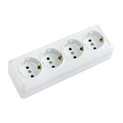 Розетка о/у Ладога SQ1801-0130, 4 гнезда, с/з, белая